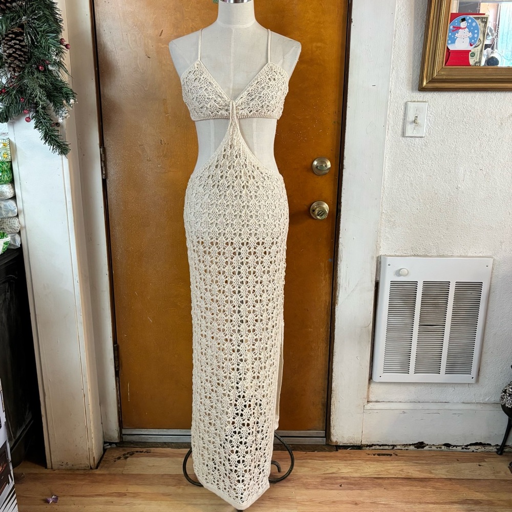 Swimsuit cover up dress.  6/8. - Picture 4 of 7